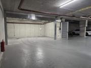 32 m² Lagerfläche/Doppel Rolltor Stellplatz zu nur EURO...