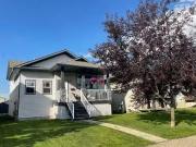 32 Pinnacle Boulevard, Grande Prairie, AB, T8W 2X3 house...