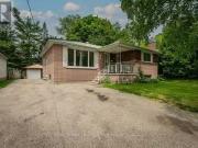 32 Queen Street, Barrie, ON, L4M 1Z1 house for sale Listing.