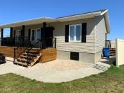 32 Sunrise Crescent N