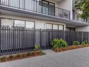 3/2 Troubridge Drive, West Lakes, SA 5021