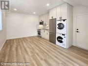 32 VANCOUVER WEST, Vancouver, British Columbia