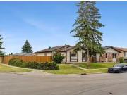 3303 42 Street Ne, Calgary, AB, T1Y 4J9 house for sale List.