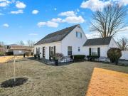 3309 Larkspur Ln, Columbus, IN 47203