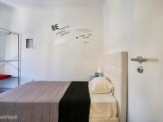 331496 Quarto com cama de solteiro, com.