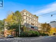 331 500 Richmond Street W, Toronto, ON, M5V 3N4...
