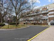 332 2 Valhalla Inn Road, Toronto, ON, M9B 6C3 townhouse...