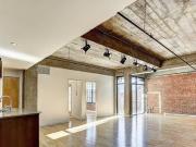 334 Rue NotreDame E Montréal QC H2Y 1C7 2 Bedroom...