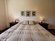 337836 Amplo quarto de casal em apartamento.