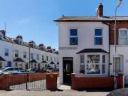 33 Belmont Avenue West