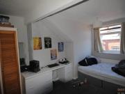 33 Delph Mount, Leeds, LS6 2HS