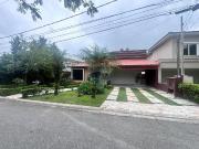 340 Área Útil Casa de Condomínio Alugar, 3 Dormitórios...