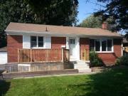 344 Jasper Avenue Oshawa ON L1J 1L5 3 Bedroom Apartment...