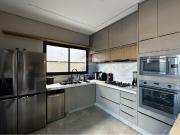 349 Área Útil Casa de Condomínio Alugar, 3 Dormitórios...