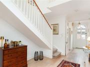 34 Raglan Lane, Ballsbridge, Dublin 4 Bergins Valuers &...