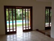 350 Área Útil Casa Alugar, 3 Dormitórios localizado em...