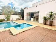 351 Área Útil Casa de Condomínio Alugar, 4 Dormitórios...