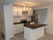 3521 Queen Street Windsor ON N9C 1N8 4 Bedroom House for...