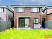 35 Alana Ave, Quakers Hill NSW 2763