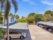 3/5 Hinkler Crescent