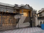 35 Marla Designer House Boulevard Category For Sale in...