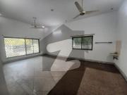 35 Marla Luxury House for Rent Prime Location in! Johar...