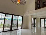 360 sqm Lot with 4 Bedrooms in Magallanes Village,...