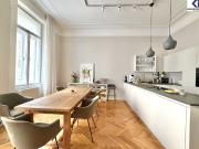 360 TOUR / GENERALSANIERTE DESIGN ALTBAUWOHNUNG