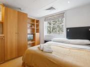 36 Cartwright Gardens, London, WC1H 9EH, United Kingdom...