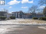 3701 Victoria Avenue, Windsor, ON, N9E 3L7 house for lease.