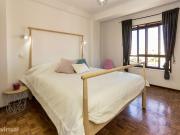 370571 Quarto com cama de casal, com casa de.