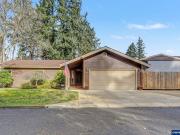 375 Indian Hills Ct SE, Salem, OR 97302