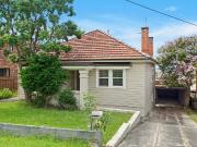 37 McKenzie Avenue, Wollongong House | Listed 17...
