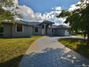 38303458 10390 Nw 135th St