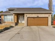 3924 151 Street Northwest Edmonton AB T6R 1J3 6 Bedroom...