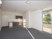 $395P/W 1 BRM Ground Floor APT inc w/mach+Fridge