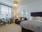 39 Hill Street, London W1J, 1 bed flat to rent, £2,600...
