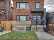 3 115 Wallace Avenue