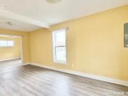3 32 Brock St W, Oshawa, Ontario L1G 1R4