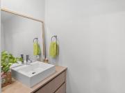 3 752 E 3RD STREET, North Vancouver, BC V7L 1G9...