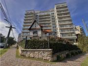 3 amb. con vista plena al mar, cochera doble y amenities...