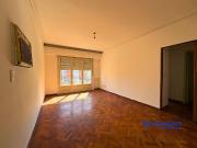 3 amb. super luminosos en buen estado, a metros de Av....