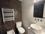 3 ambientes a la calle c/balcon corrido