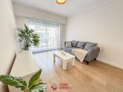 3 AMBIENTES A LA CALLE. SAN LUIS Y MORENO