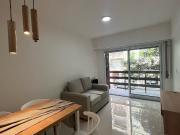 3 ambientes con balcón saliente y patio