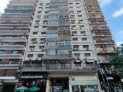 3 ambientes en alquiler. Contrafrente c/ balcón....