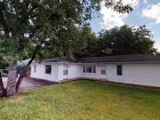 3 bed / 1 bath duplex rental in Columbia Nashville Hwy 1123.