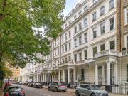 3 bed 1st Floor Flat to rent in London Kensington And...