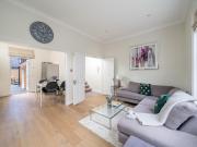 3 bed 1st Floor Flat to rent in London Kensington And...