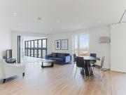 3 bed 1st Floor Flat to rent in London Tower Hamlets,...
